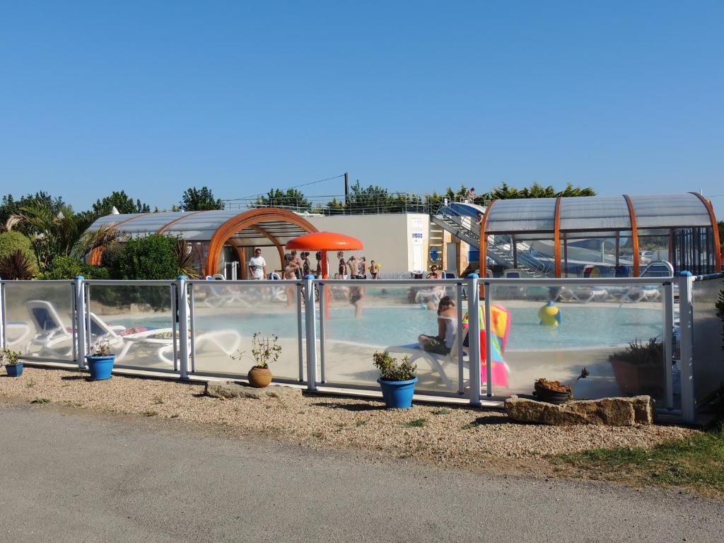 Camping Les Genets Hotel Penmarcʼh Exterior foto